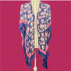 Absolutely beautiful floral
Print one size kimono by Mario Serrani ITALY